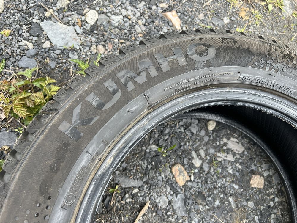 4xopona zimowa KUMHO w rozmiarze 205/60 R16