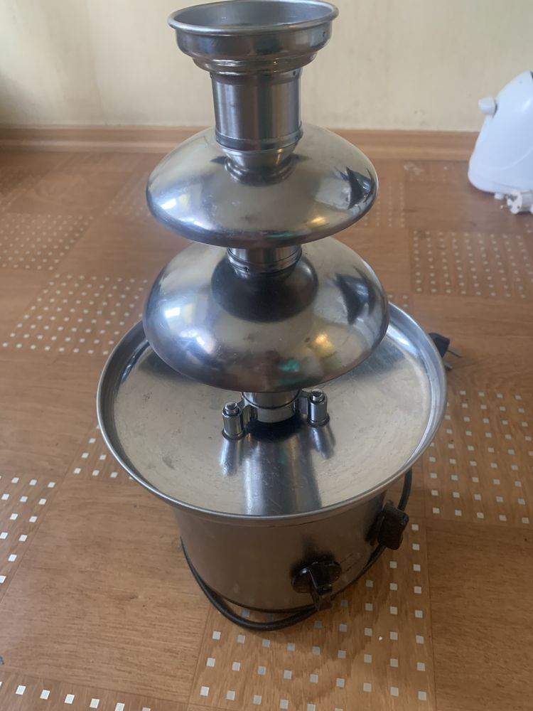 Шоколадний фонтан Clatronic SKB3248
