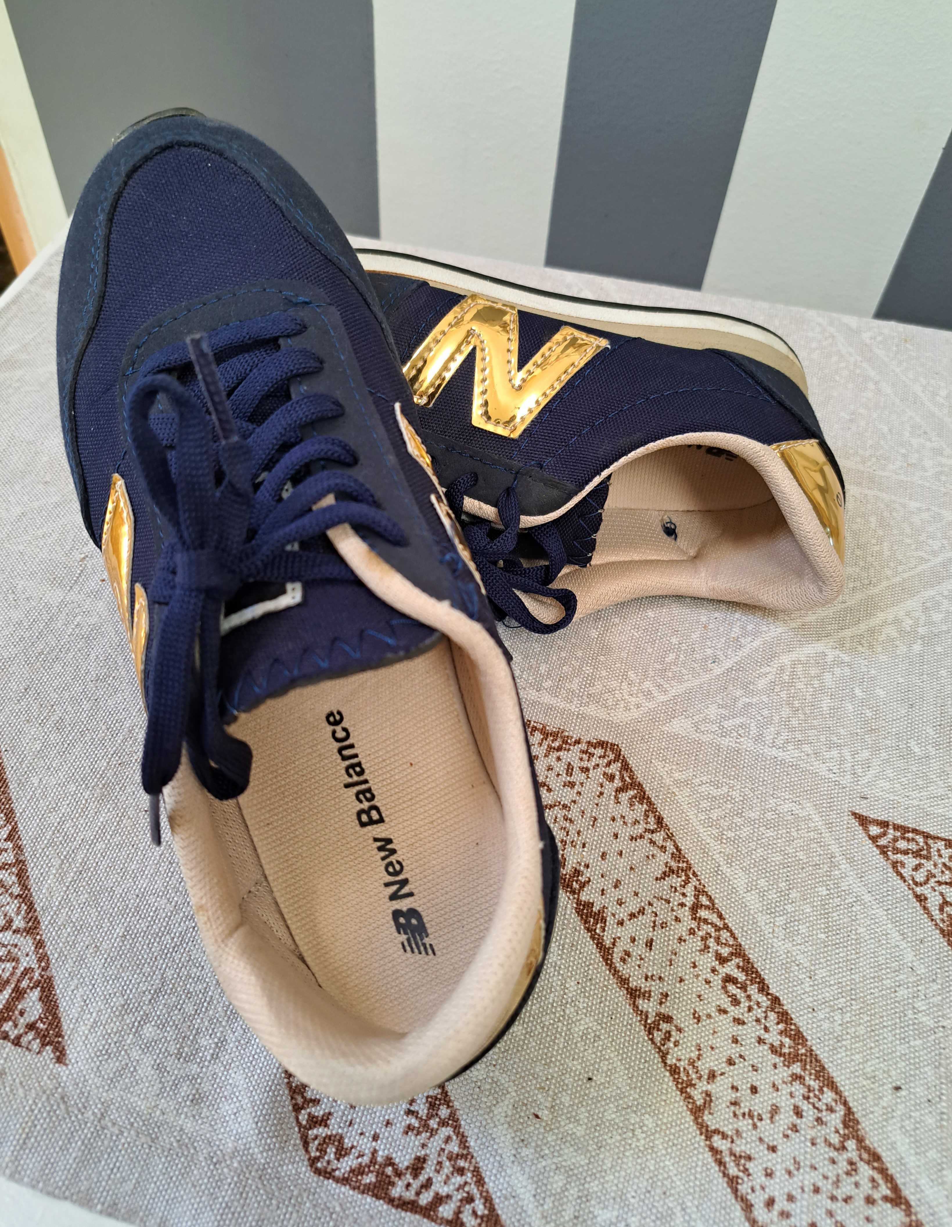 Granatowe buty New balance rozmiar 36