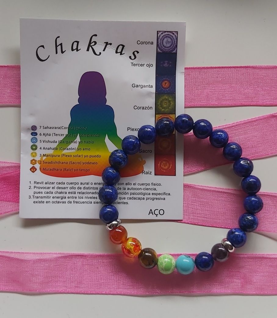 Pulseira elástica azul, com pedras naturais "7 chakras"