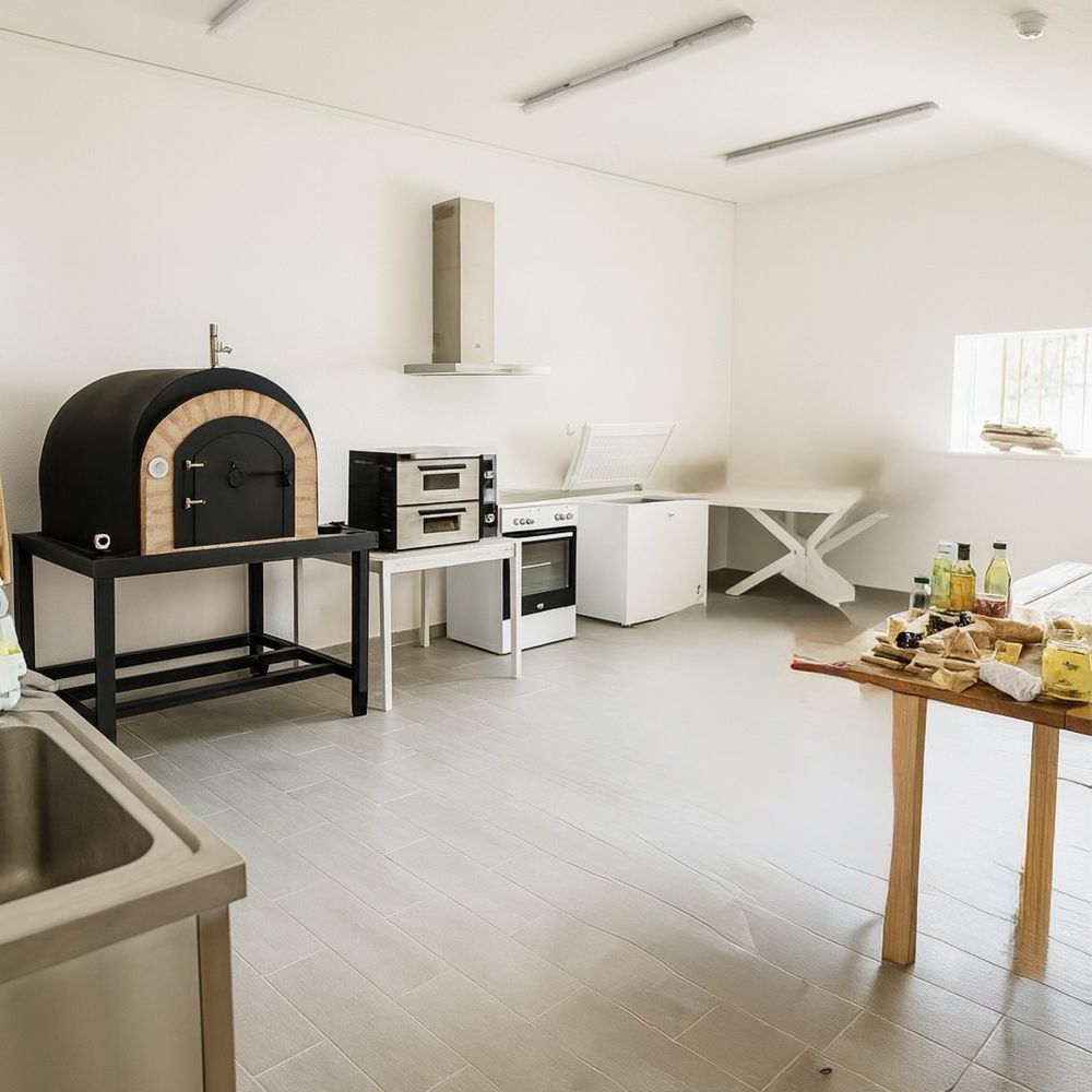 Espaço Comercial/Armazém com Garagem e Apoio Privado – Oportunidade!