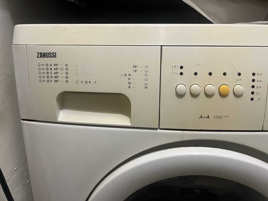 Вся пральна машинка на запчастини