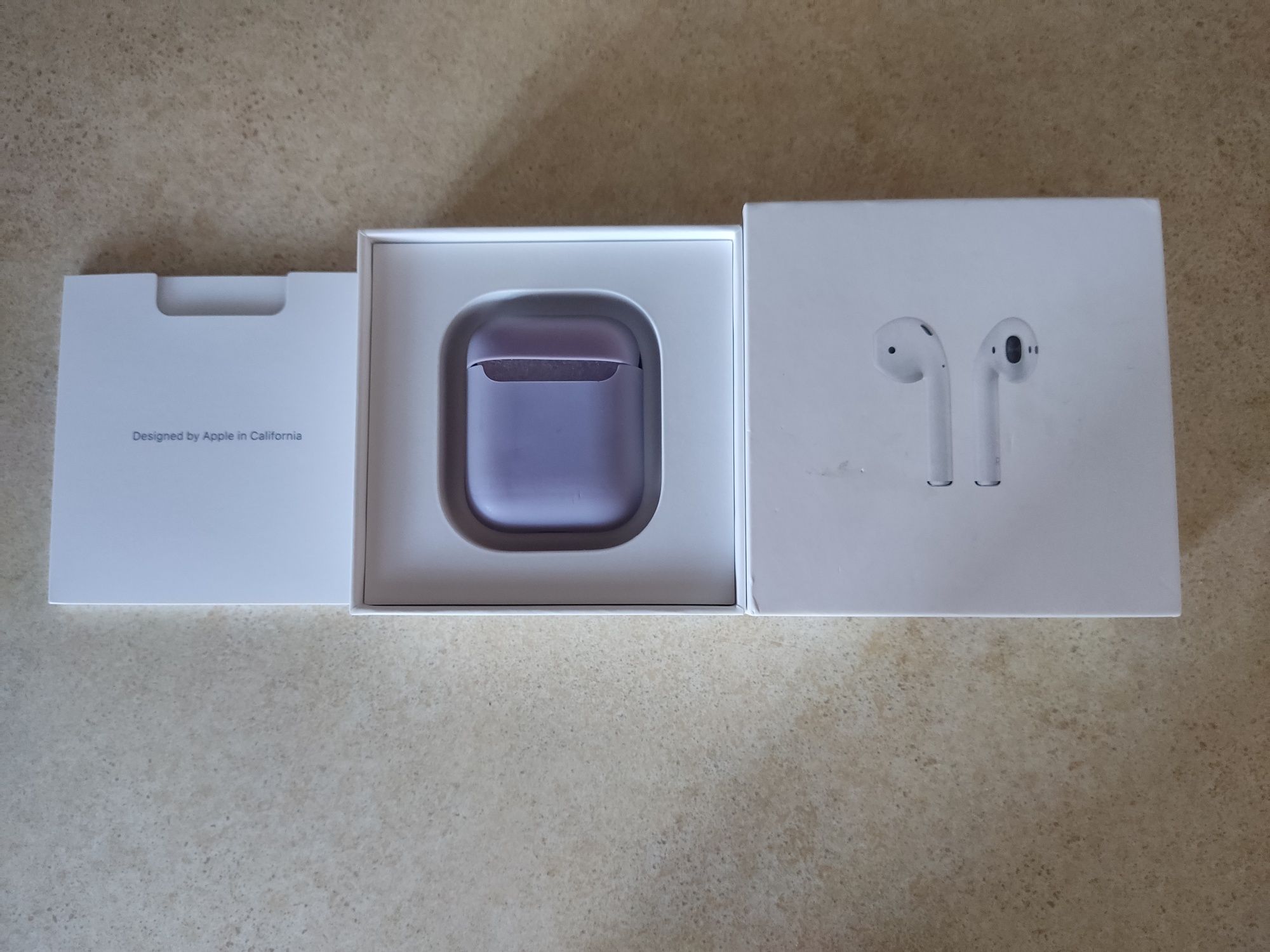 Продам коробку від AirPods Apple