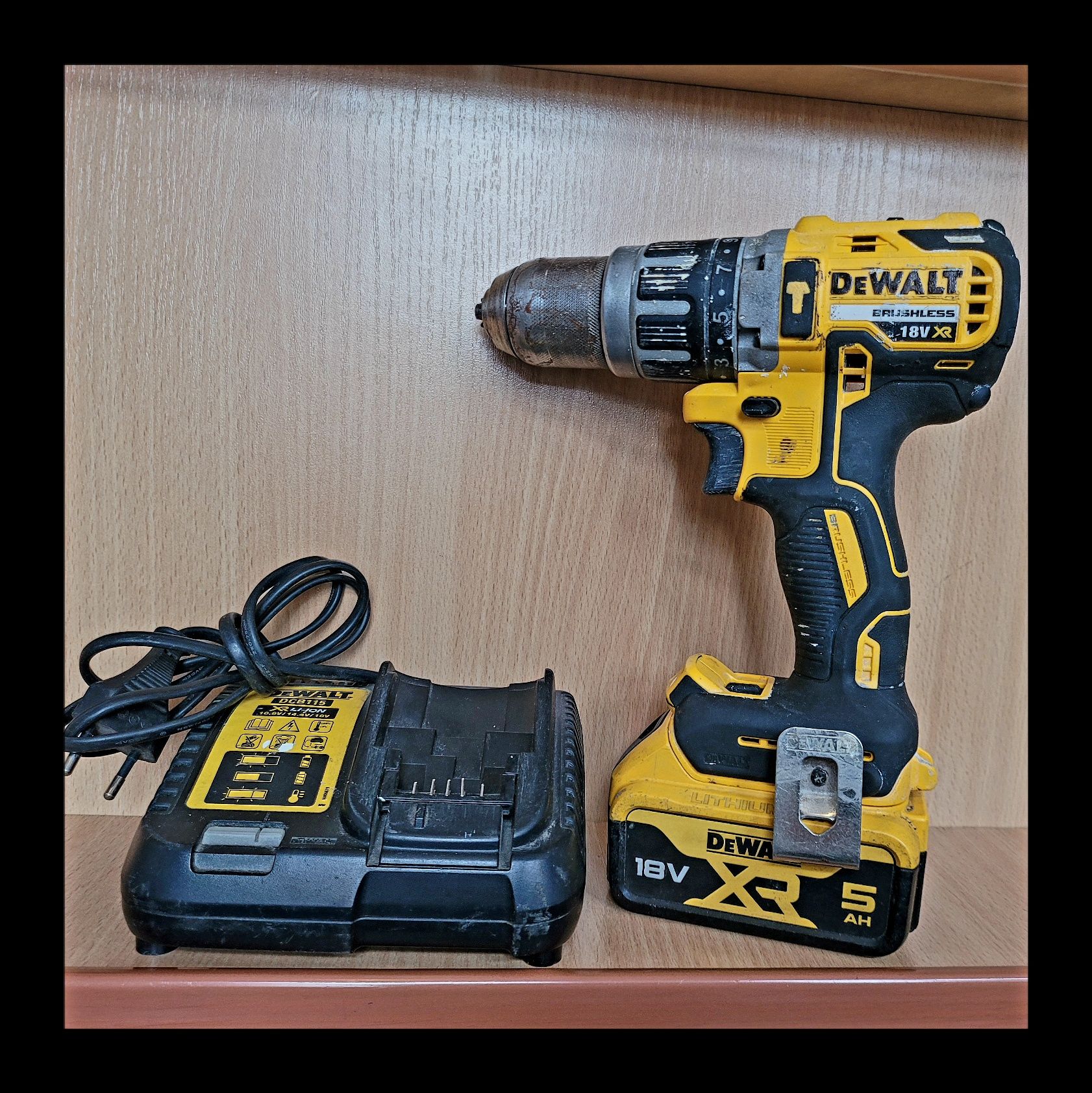 Wiertarko wkrętarka udarowa Dewalt DCD796 aku 5.0ah ładowarka