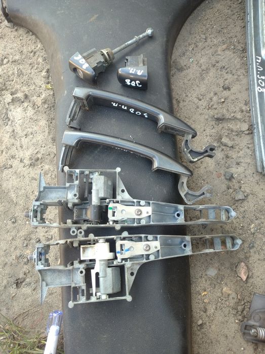 Ручки двери наружные Peugeot 308