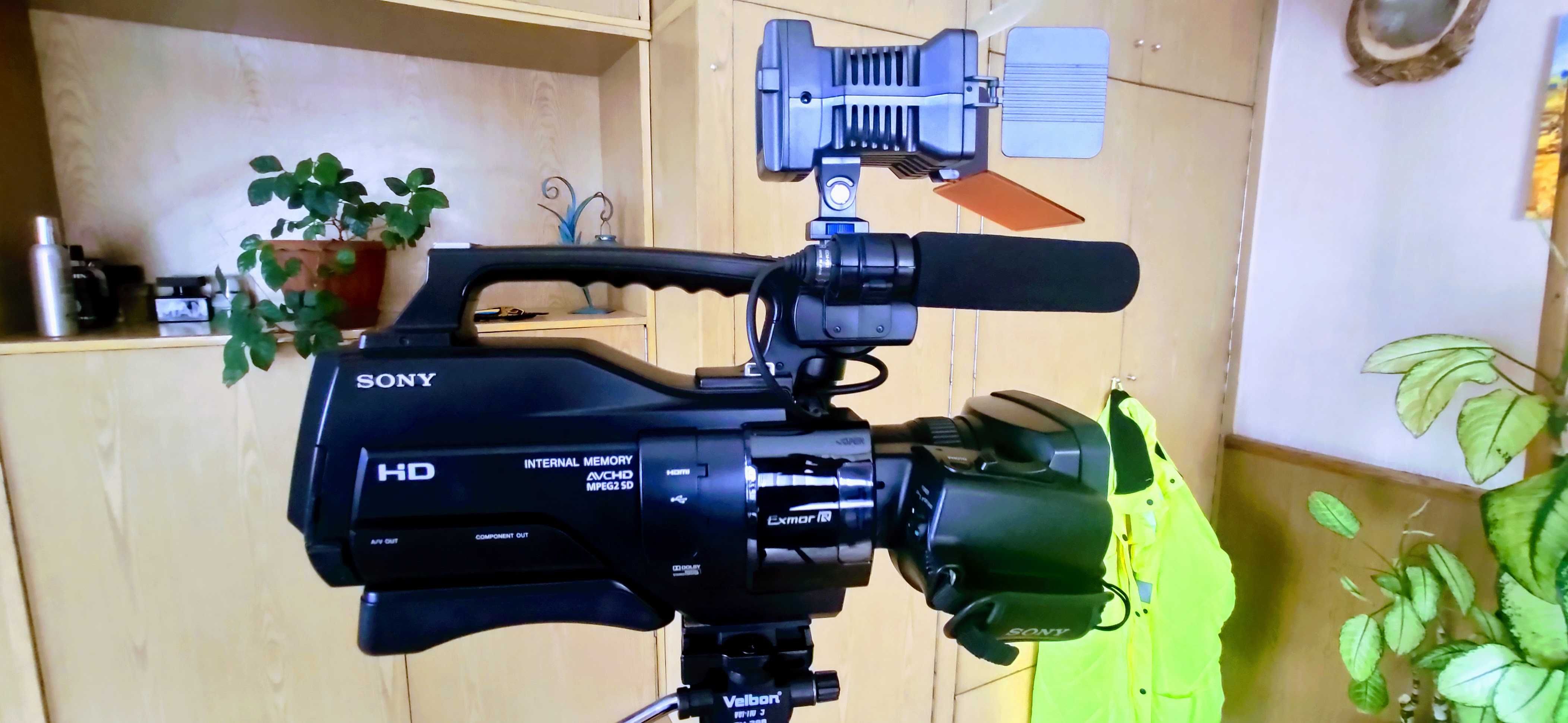 Професійна Відеокамера Sony HXR-MC1500P (повний комплект оператора)