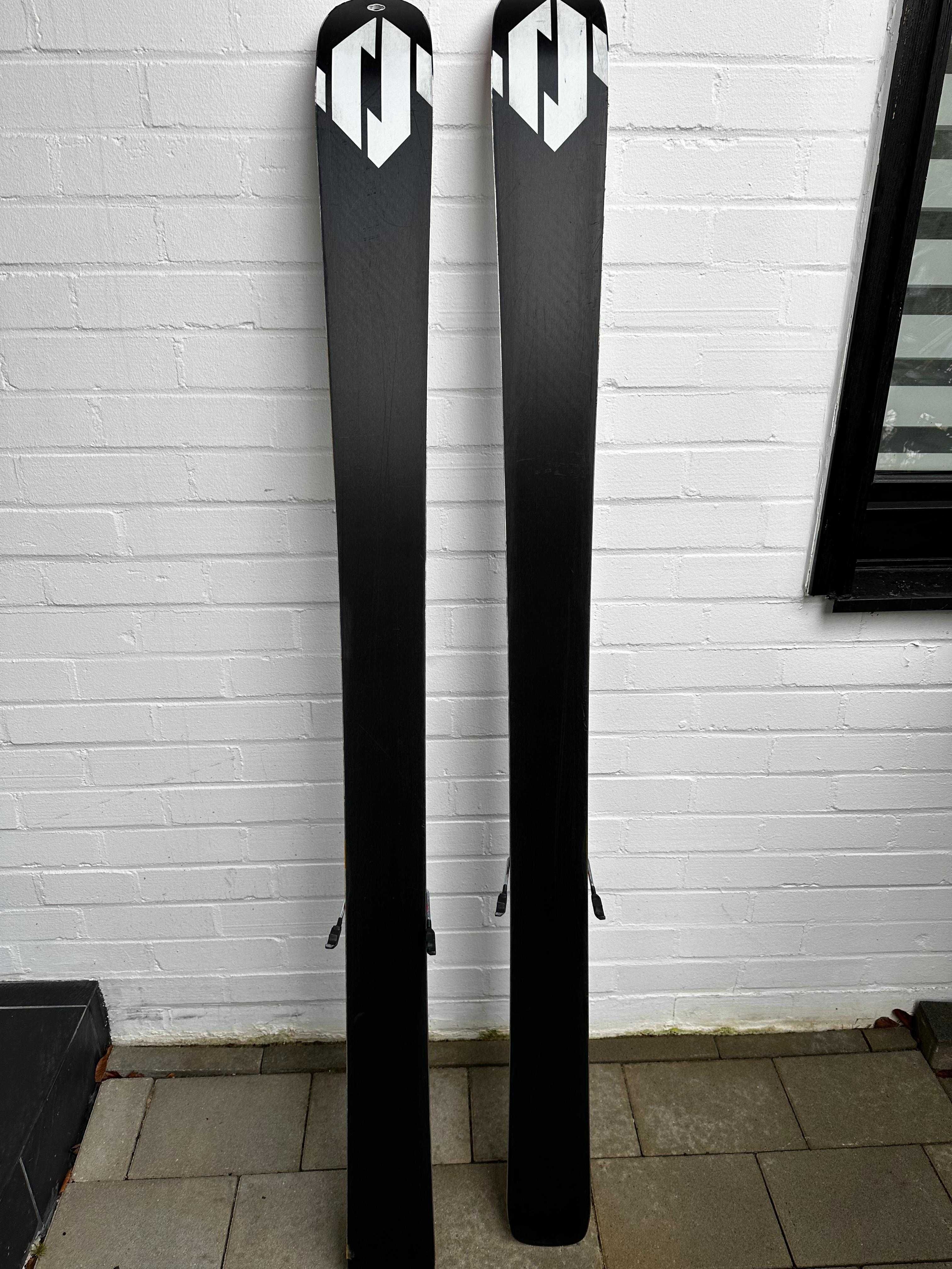 VOLKL Лижі v-werks