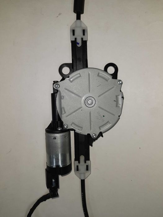 Silnik prądu stałego 12V 40W z przekładnią przeciągającą linki