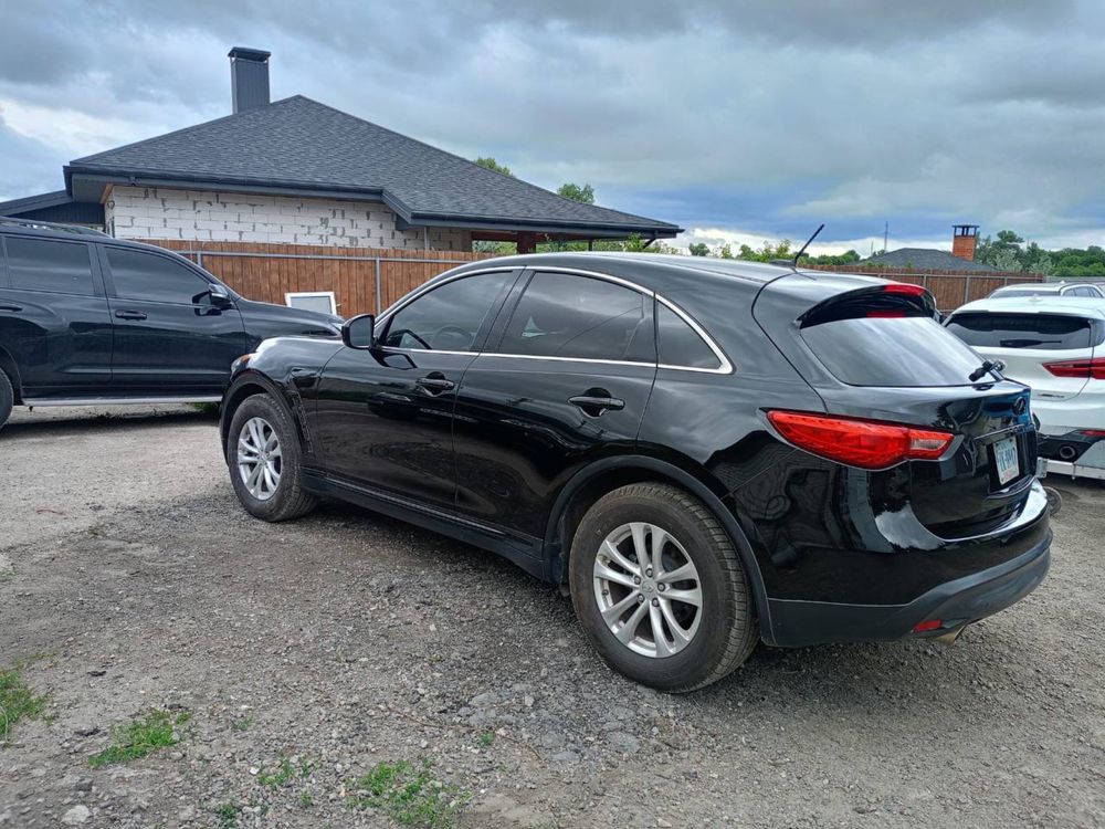 Infiniti qx70 черный