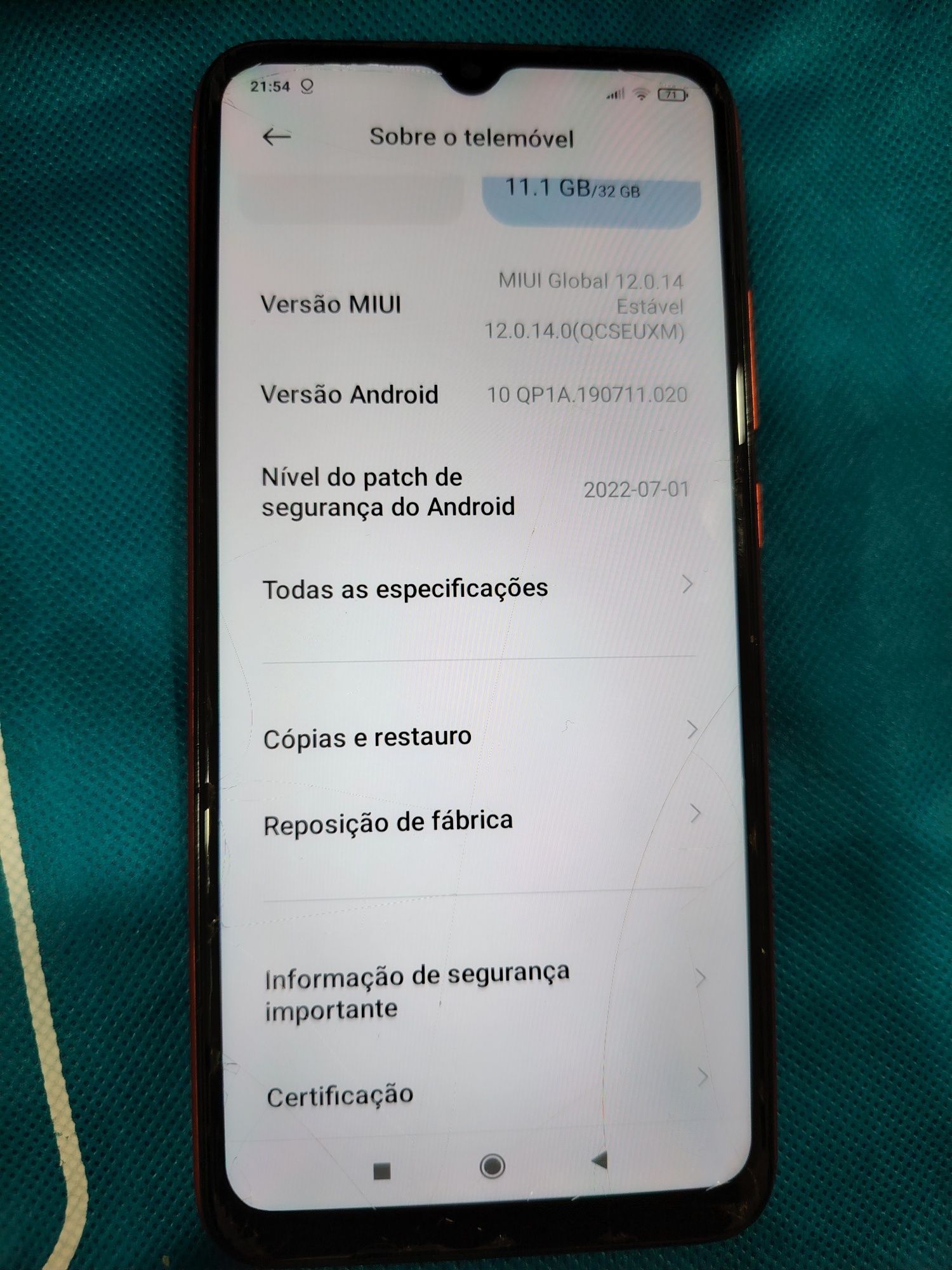 70€ redmi 9c com marcas de uso na película de vidro,a funcionar