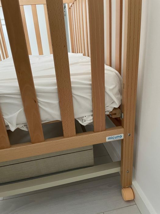 Cama bebé com gaveta