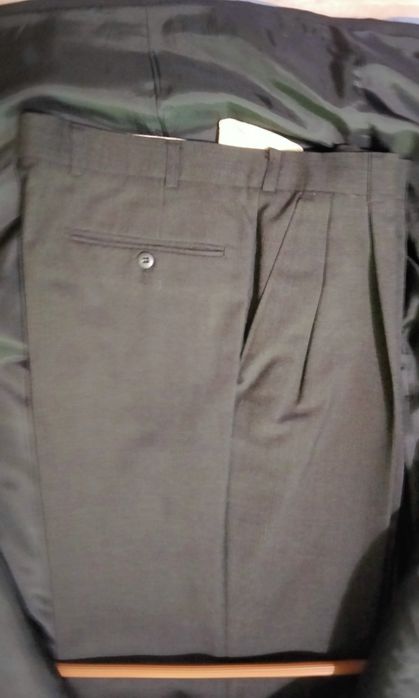 Fato de homem cinzento escuro T48