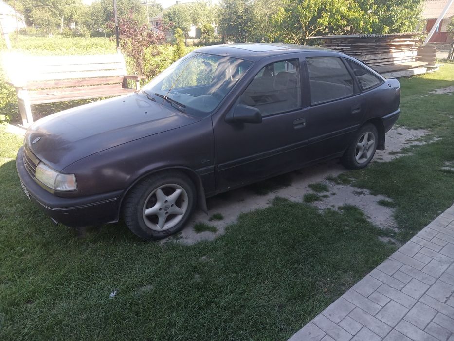 Opel vectra 1.6 бензин