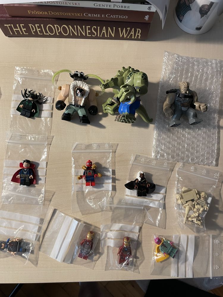 Minifiguras Lego Star Wars e Marvel Super Heroes