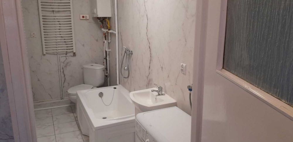 Ogród Balkon 2 Duże Pokoje Pietro domu 65m2 plus Strych 65m2 Garaż