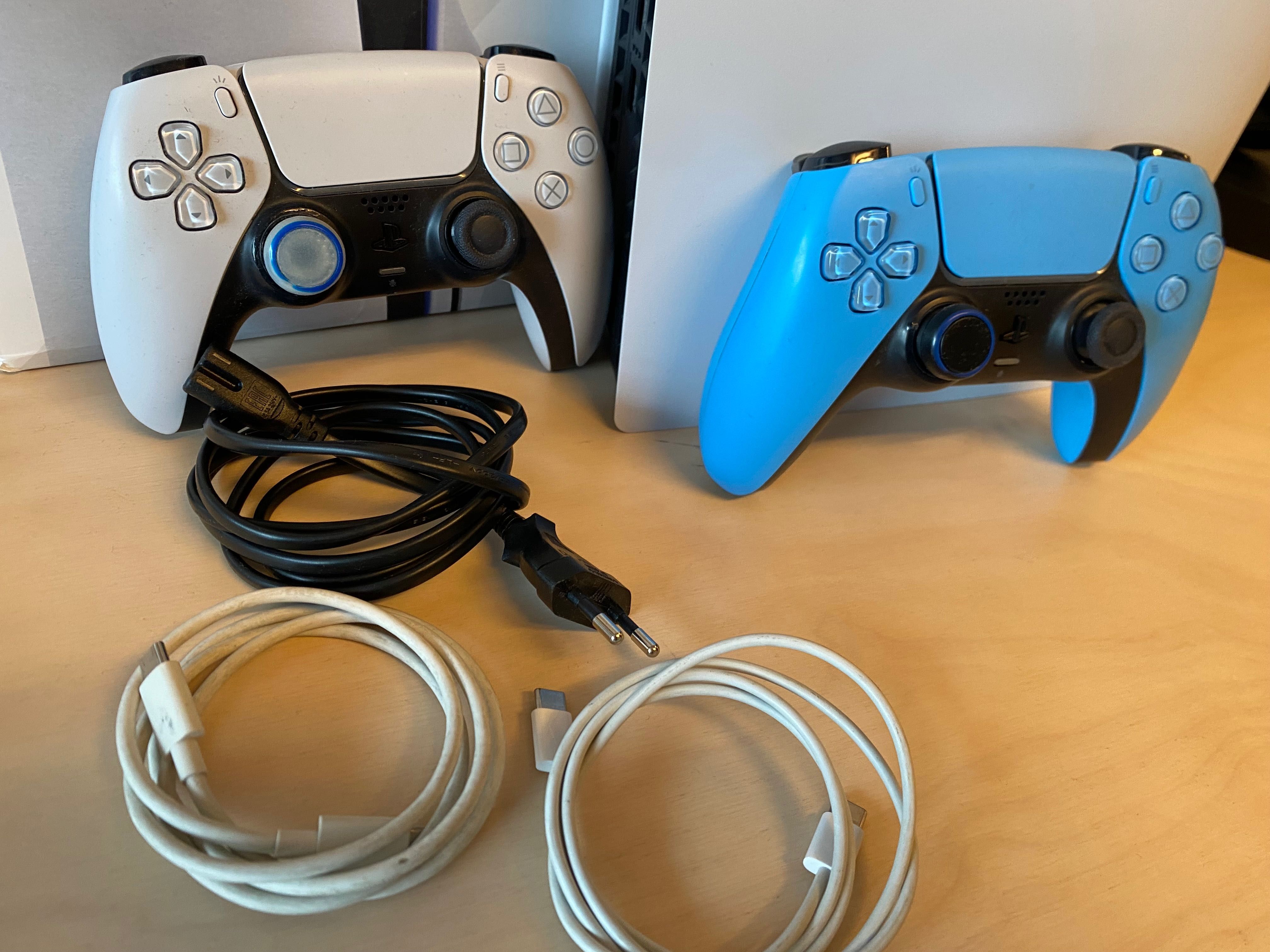PS5 Slim with Disc Drive / Like New / 600 PLN Below Market Price!