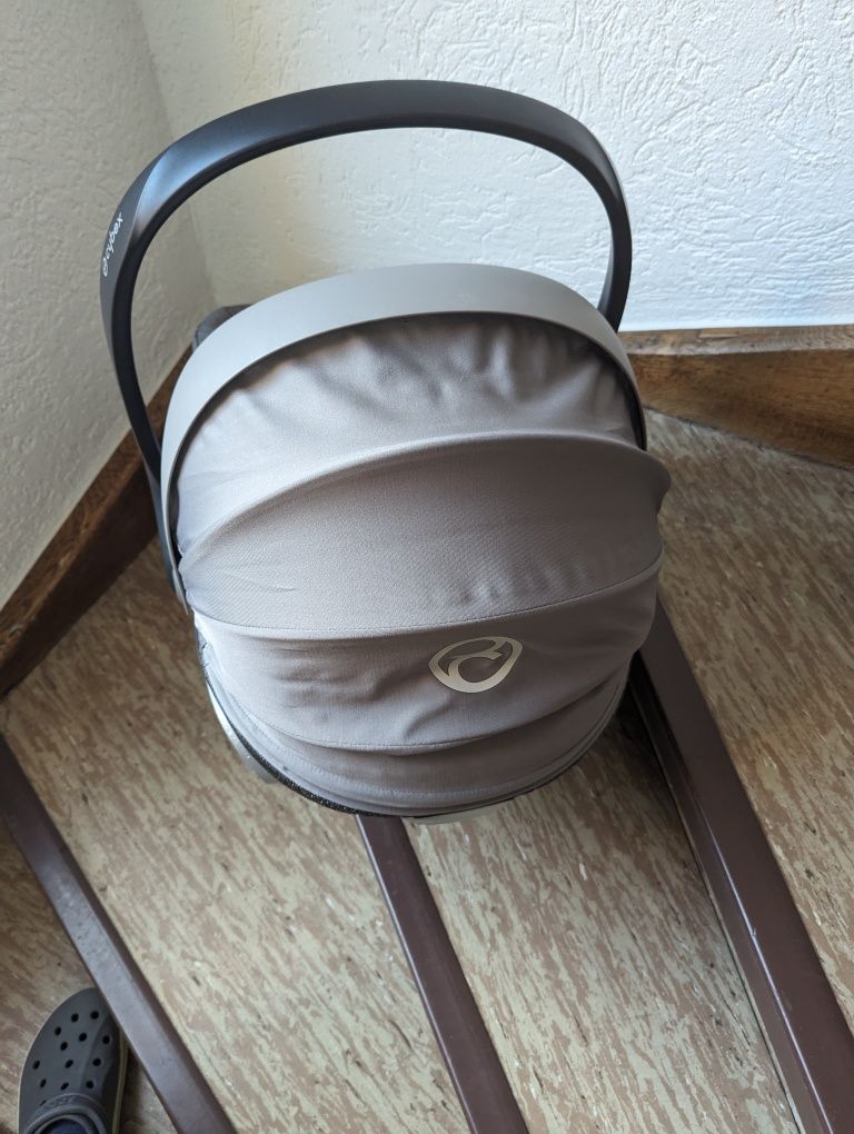 Автокрісло/люлька із нахилом Cybex Cloud Z i-size  Manhattan Grey