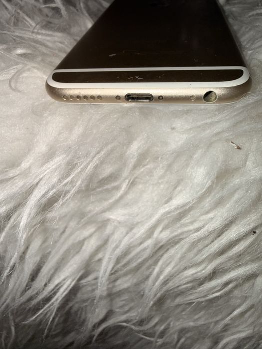 iPhone 6s 64GB złoty + 7 etui