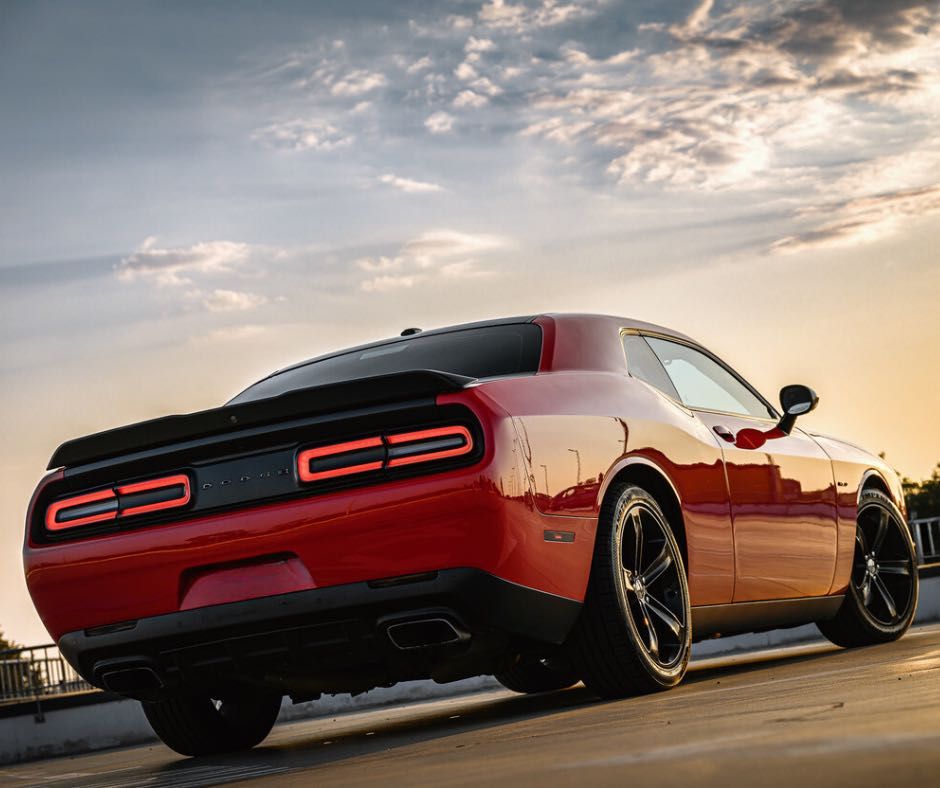 DODGE CHALLENGER 5.7L HEMI SRT Bodypack wynajem wypożyczalnia samochód