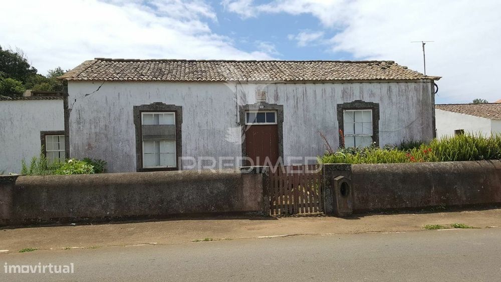 Moradia T4 na Carreira Aberta, Ilha Graciosa