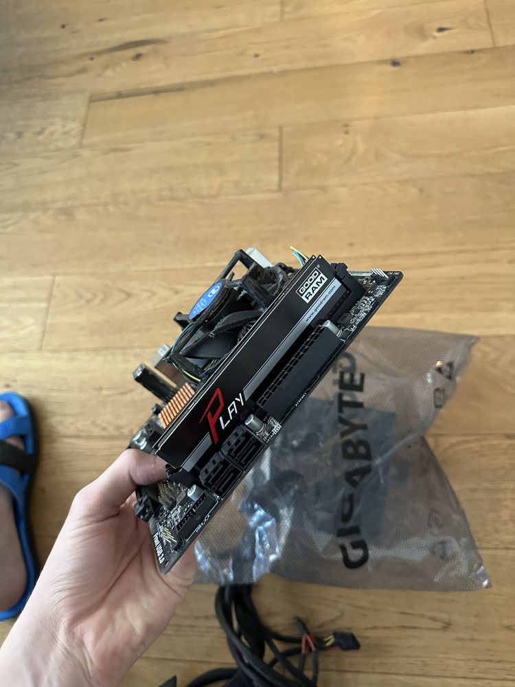 Komputer intel I5 6400 + asrock h 110 m + 16 gb ram + stock cooler