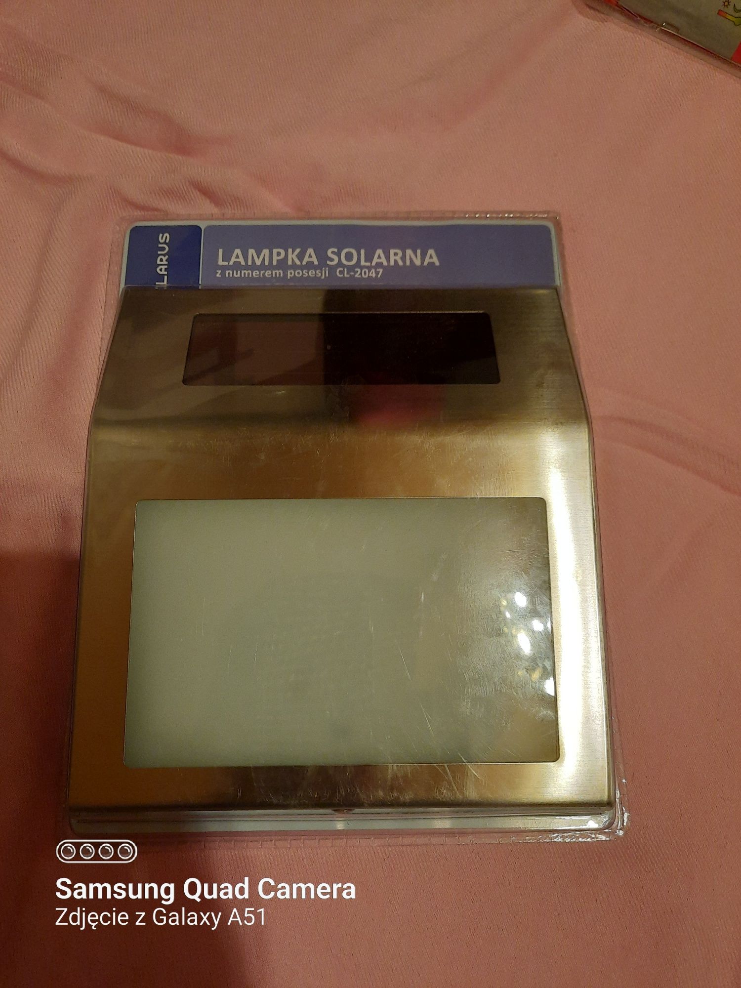 Lampa solarna zewnętrzna