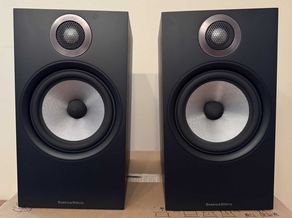 Bowers&Wilkins 606 kolumny podstawkowe