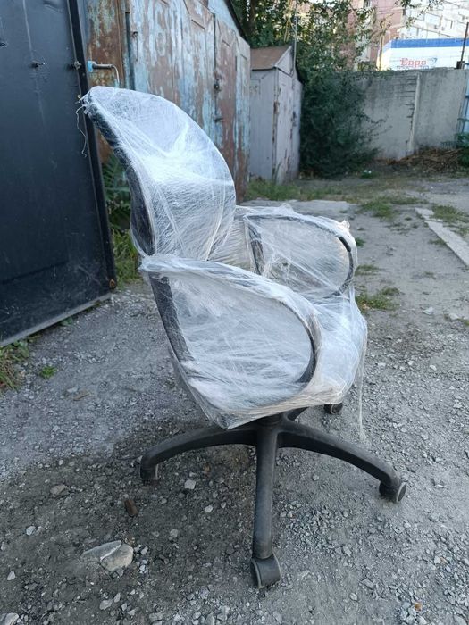 Продам офисный винтовой стул