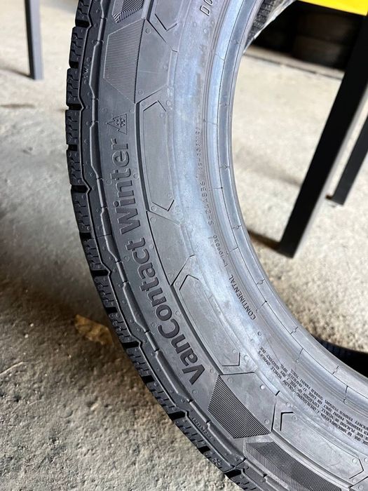Розпаровка 215/60 r17c Continental Van Contact Winter 2019р (389)