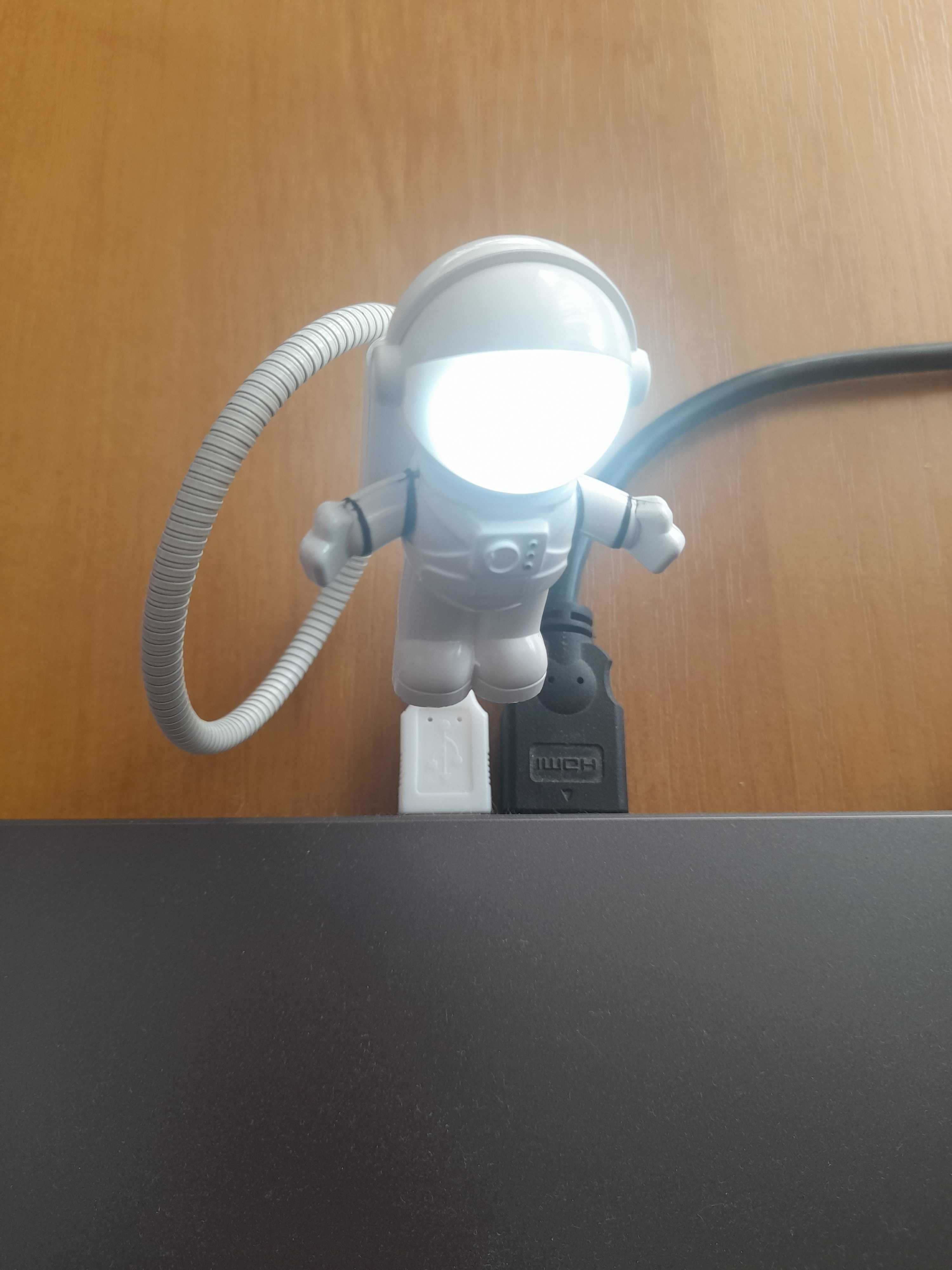 Kosmonauta - lampka USB