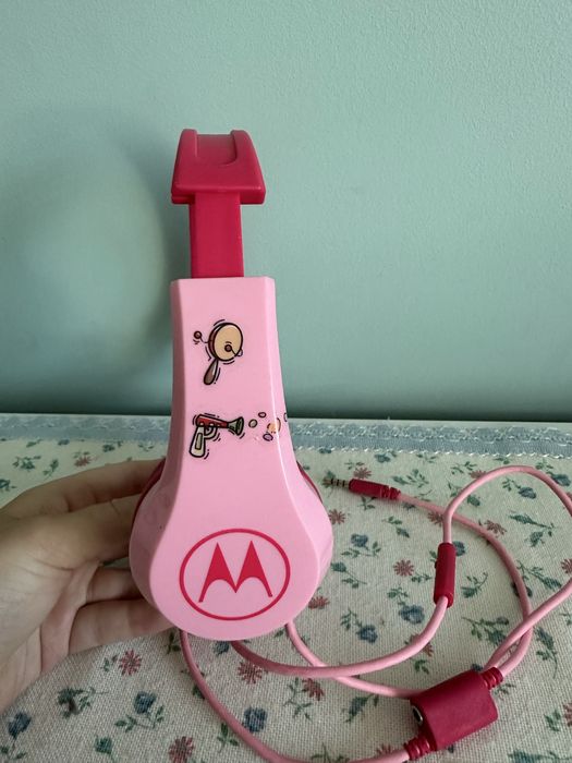 różowe dziecięce przewodowe słuchawki nauszne Motorola jack