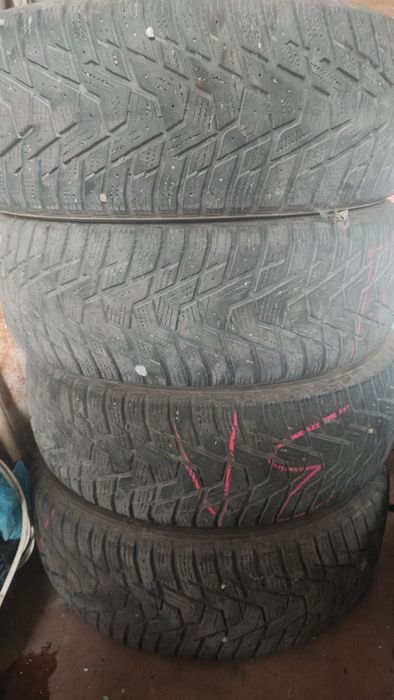 Продам  шины зимние