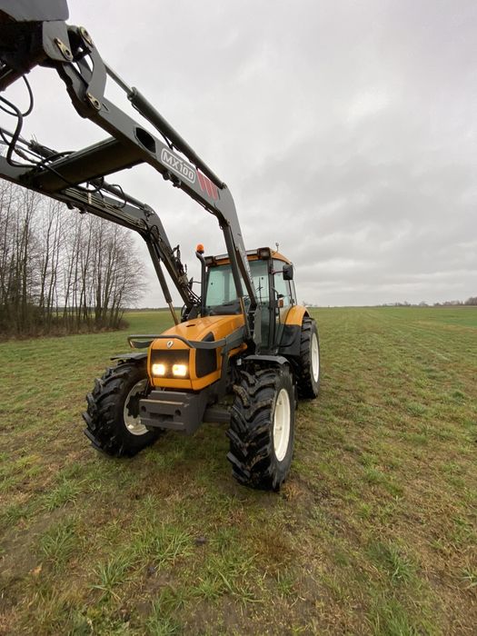 Renault Cergos 335 z ładowaczem MX100