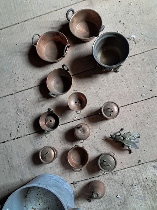 Peças em cobre pequenas.