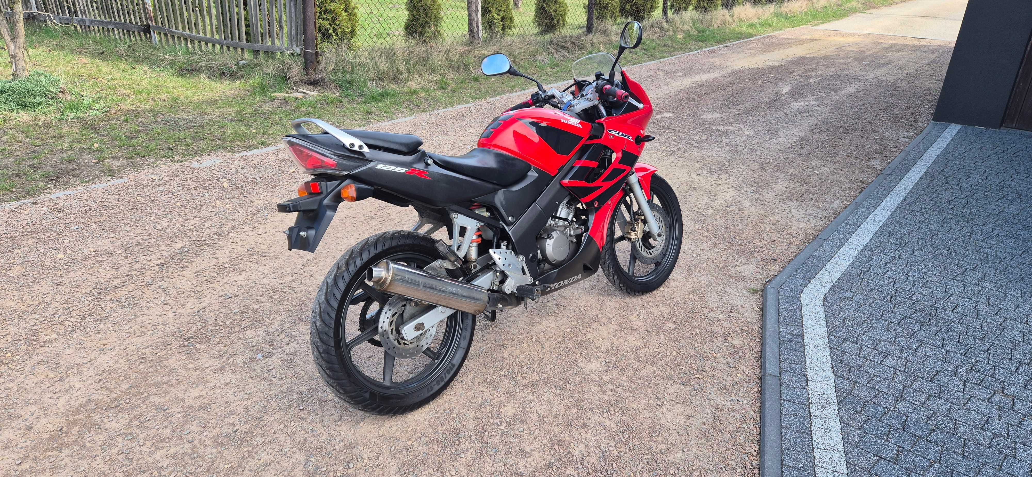 Honda CBR 125 dobry stan z Niemiec akcesoryjne manetki okazja polecam