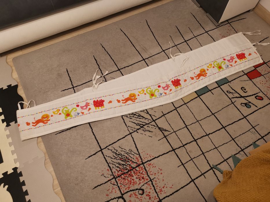 Ochraniacz do łóżeczka, długi, z Ikei.