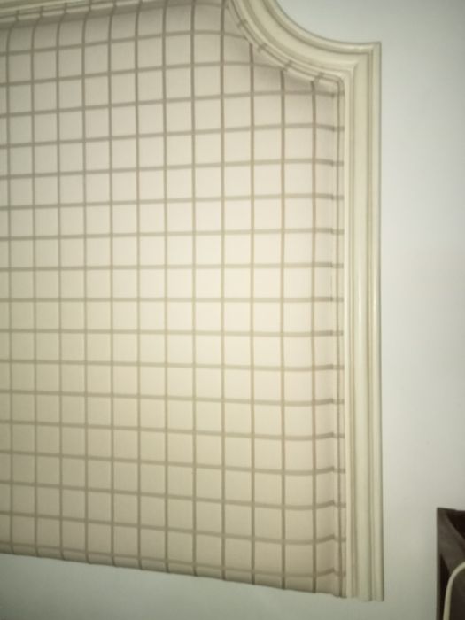 Cabeceira de cama e cortinados