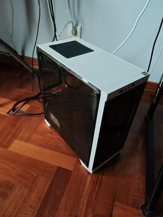 Pc | Torre Gamer Ryzen 7 2700 8GB + Disco 512GB + Gráfica Nvidia roda