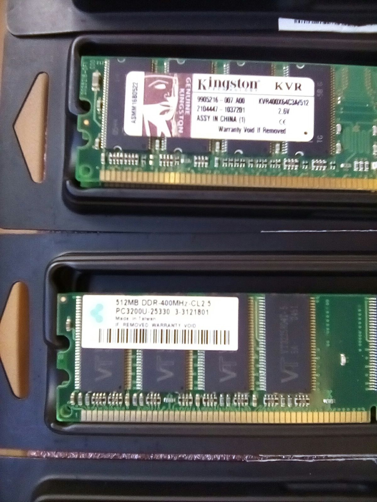 Vendo Memórias RAM DDR 400 512Mb