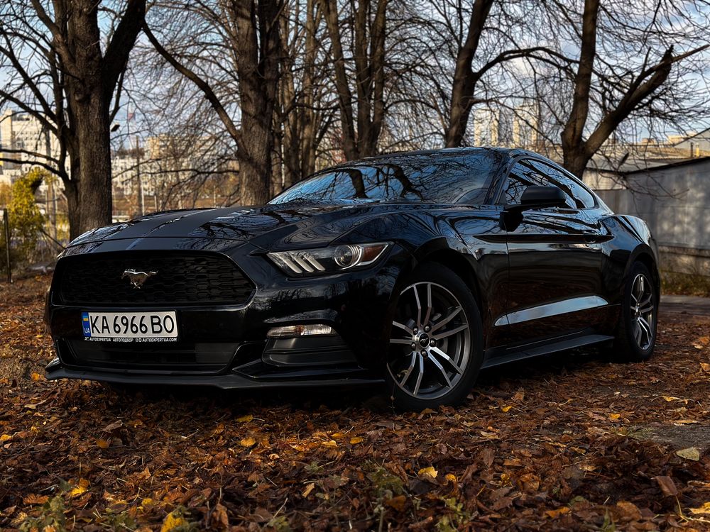 Автомобіль Ford Mustang