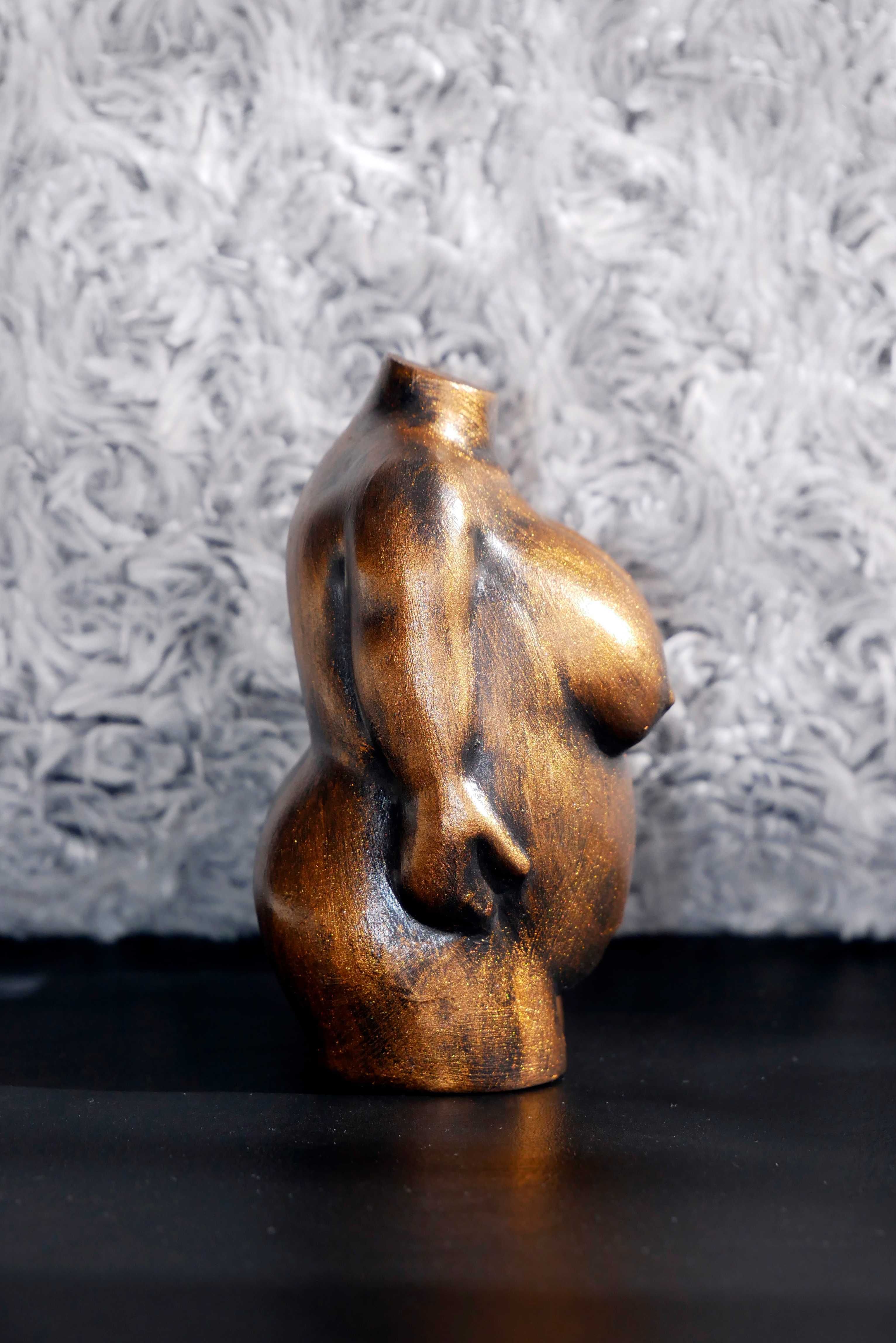 rzeźba Kobieta złota XXL - wys. 10 cm