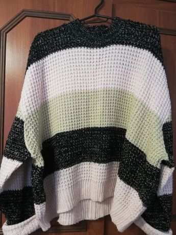 Об'ємний жіночий светр Next