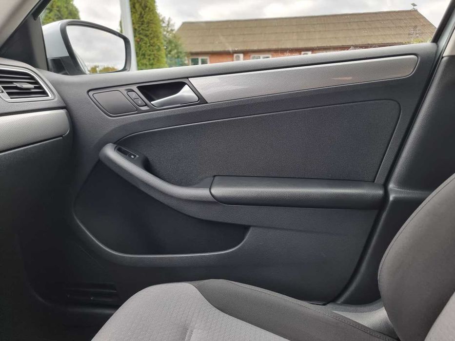 Продам  Volkswagen Jetta 2017. Можна в розстрочку, під викуп.