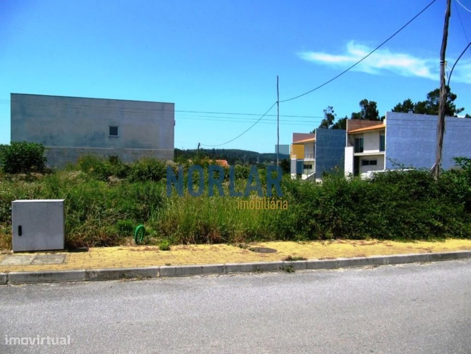 Lote Gaveto em Oleiros - Vila Verde