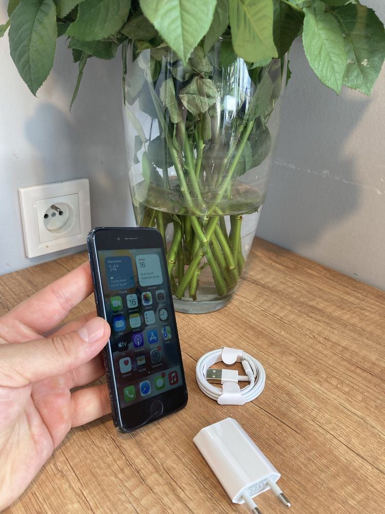 Apple iphone 7 - stan dobry , 32 Gb