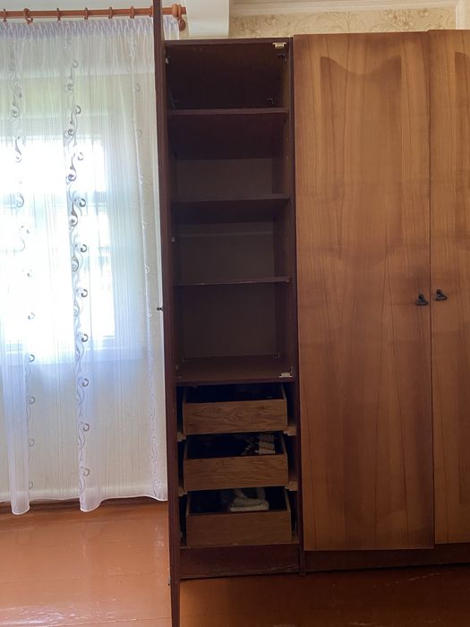 Шафа трьохдверна