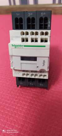 Контактор Schneider Electric LC1L093BL