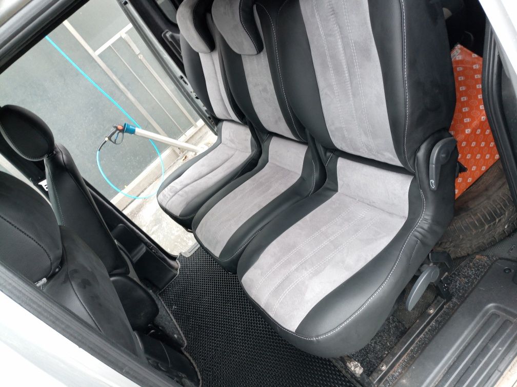 Продам Nissan NV 200