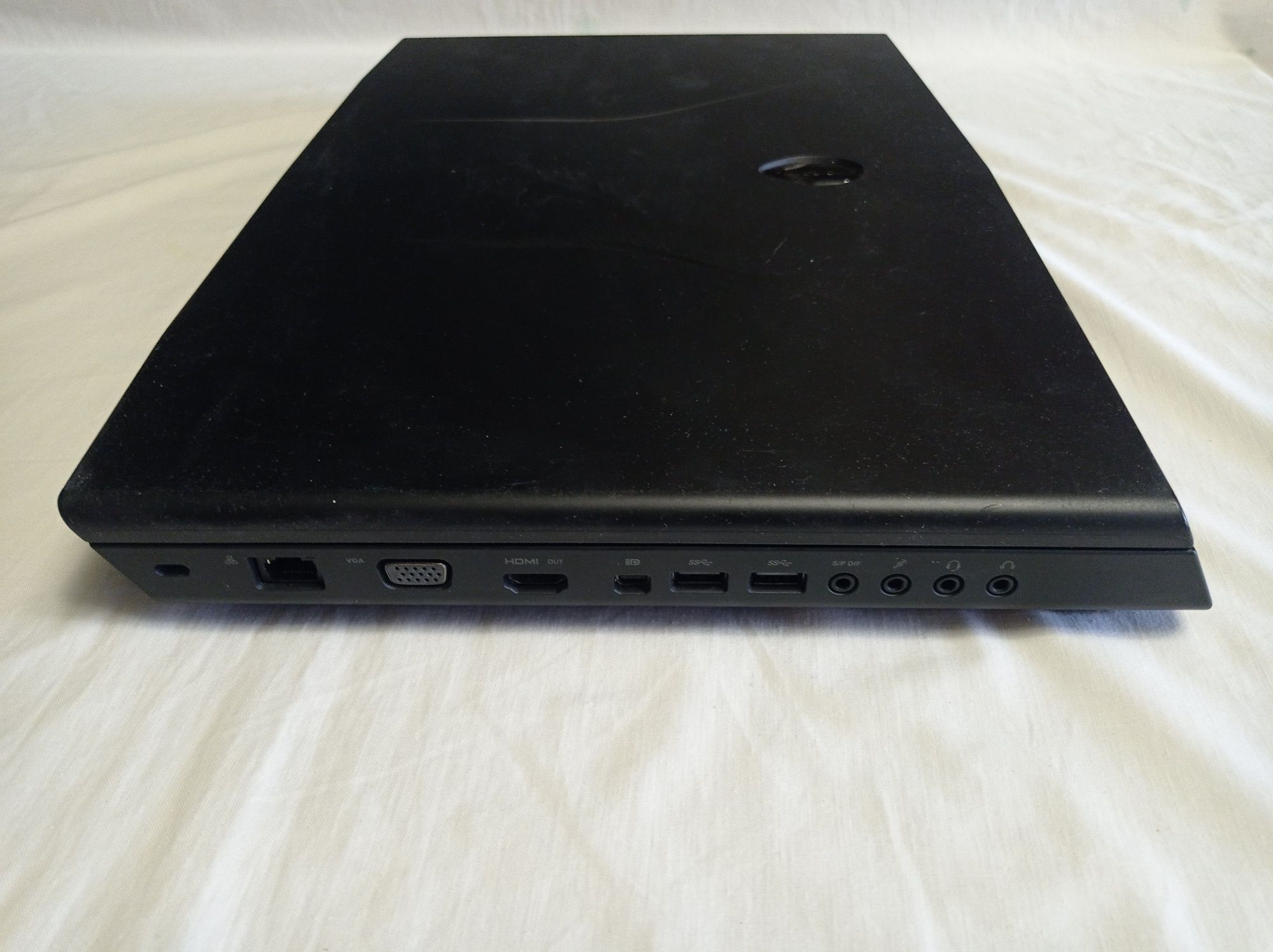 Alienware M17x i7 / 8GB / Оригинал Dell / Идеал внешне / Проблема вклю