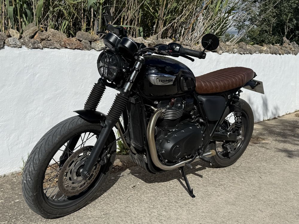 Triumph Bonneville T100 stealth editon 2024